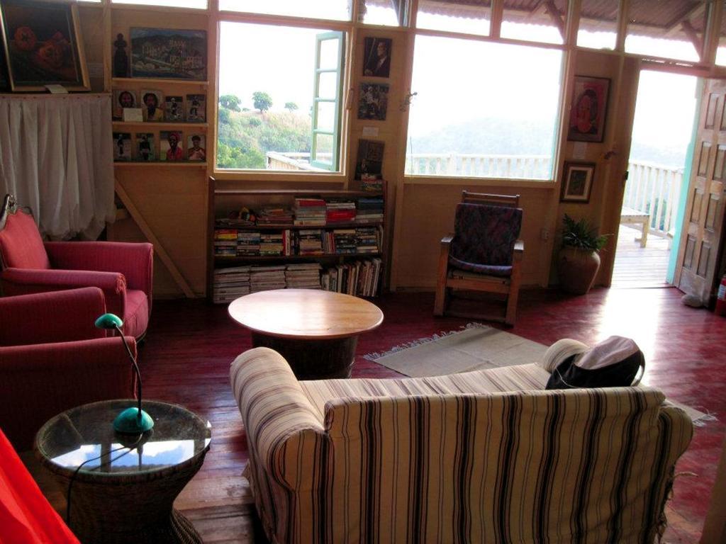 Mount Edge Guest House 포트안토니오 외부 사진