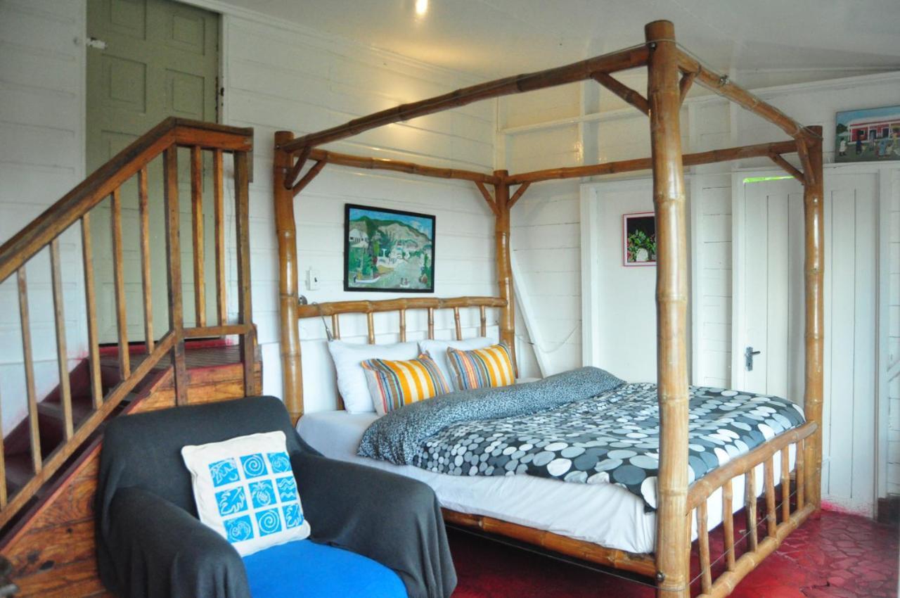 Mount Edge Guest House 포트안토니오 외부 사진